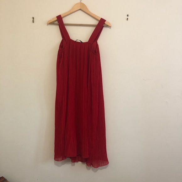 Zara Red Sleeveless Pleated Dress ❤️ - Picture 4 of 6